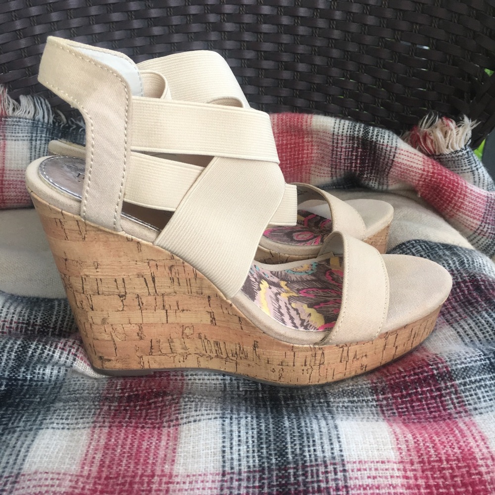 Madden Girl Wedges